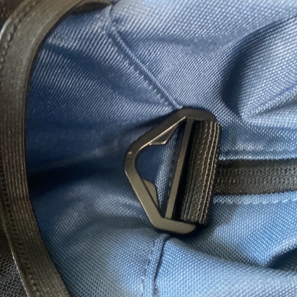 Barbour Arwin canvas bag - Picture 14 of 16